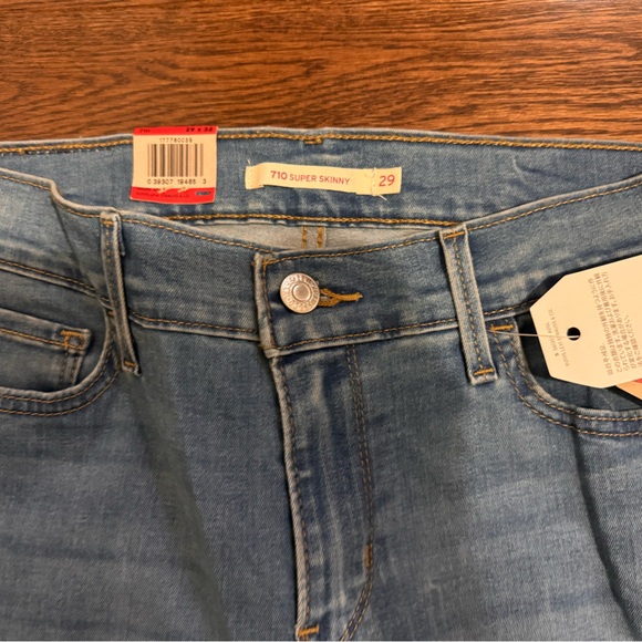 Levi’s Jeans 710 Super Skinny Mid-Rise Medium Wash - Picture 2 of 10